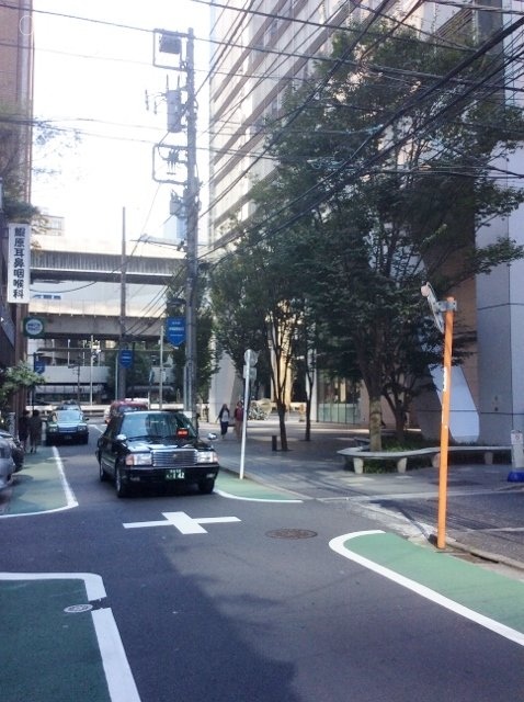 一哲ビル 1階 35.85坪　ビル周辺道路