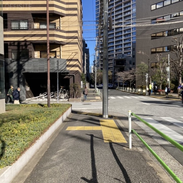 芝浦TYビル 前面歩道
