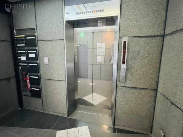COM-BOX　エントランス
