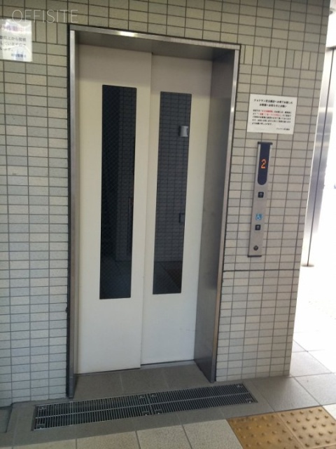 穴水ビル エレベーター