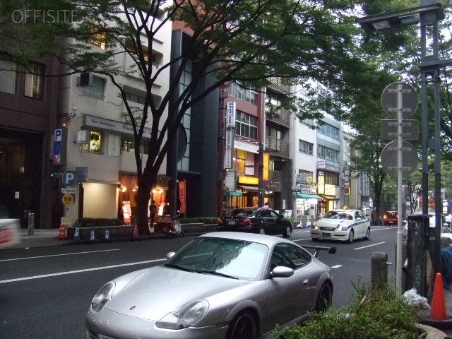 和孝渋谷ビル ビル前面道路