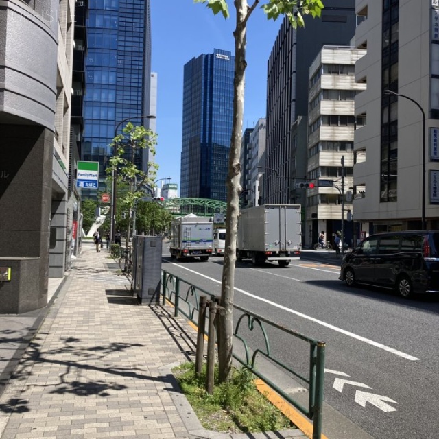 NCO神田淡路町ビル　ビル前面道路