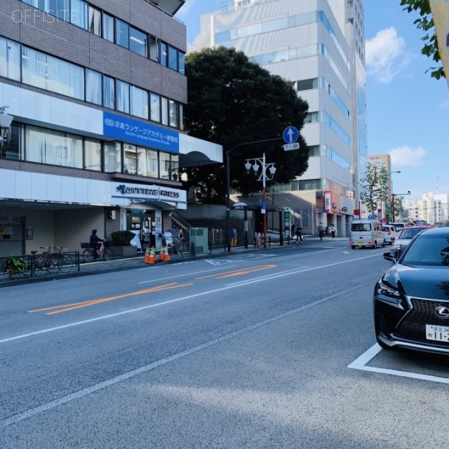 西澤ビル ビル前面道路