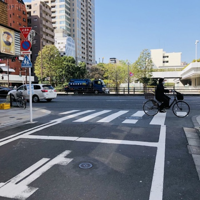 コンフォート青木 ビル前面道路