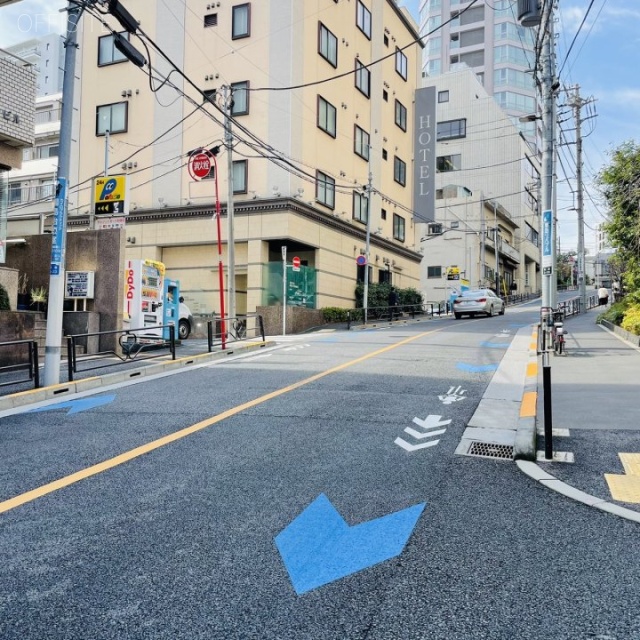 第六川田ビル　前面道路
