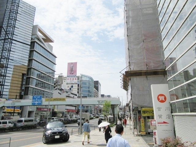 北青山吉川ビル ビル前面道路