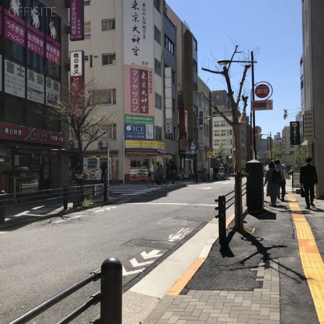 柳下ビル ビル前面道路