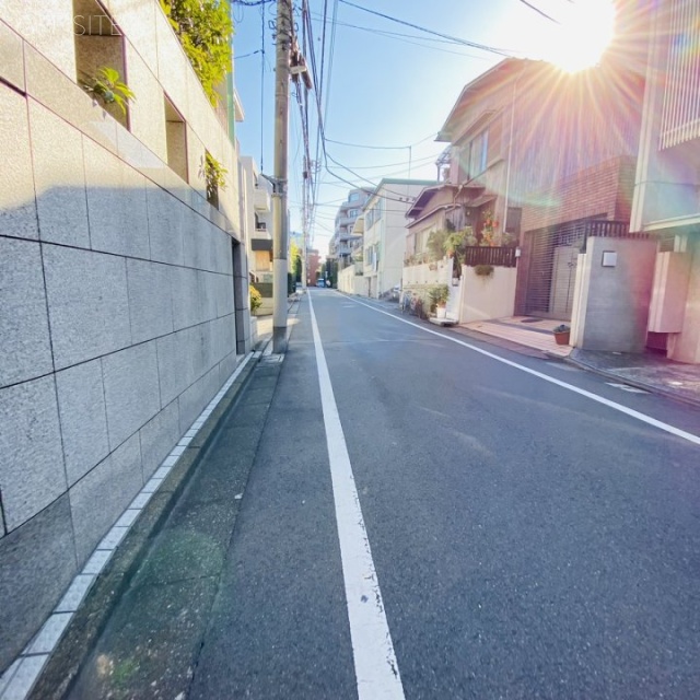 ルグラン原宿ビル ビル前面道路