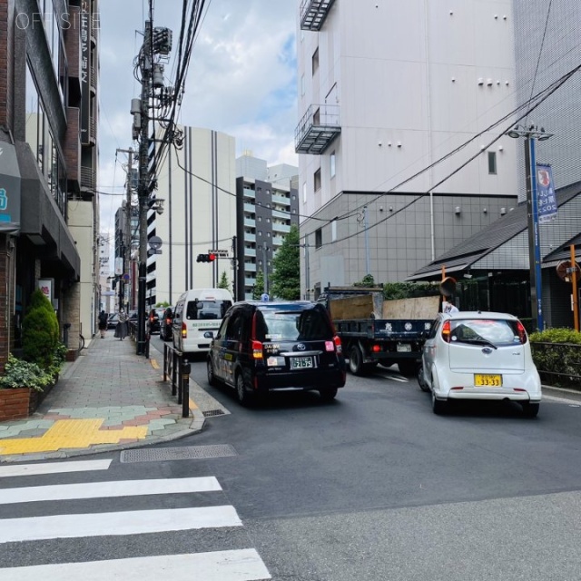 ナーベルお茶の水 ビル前面道路