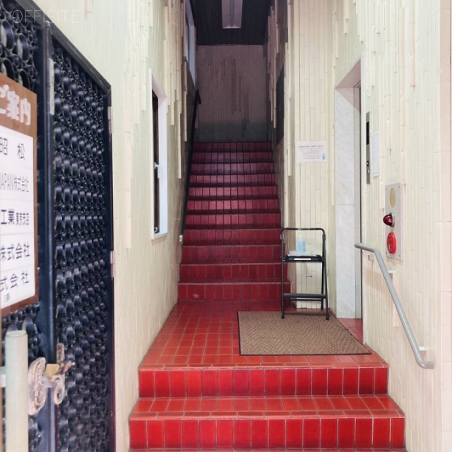 長谷川ビル エントランス