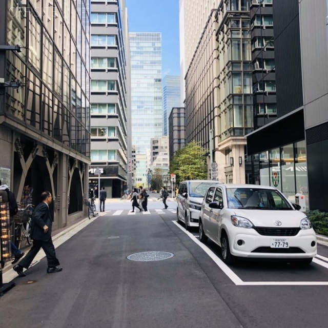 京橋東邦センタービル ビル前面道路
