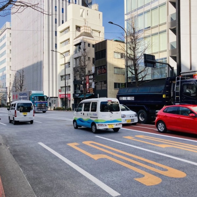 ミレーネ神保町ビル ビル前面道路