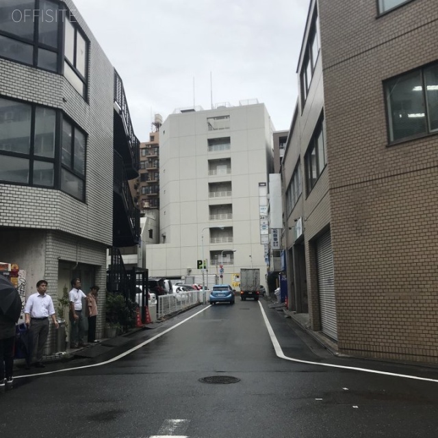 ホリグチビル ビル前面道路
