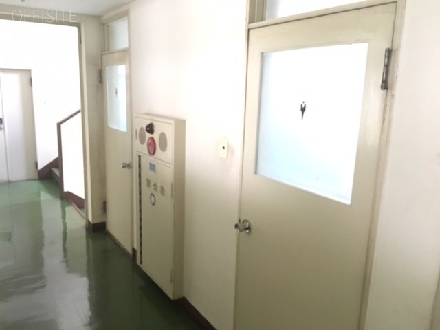 柏ビルディング トイレ入口