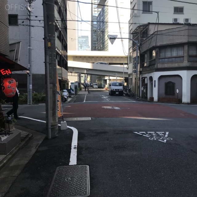 スギコビル 3階 33.91坪　ビル前面道路