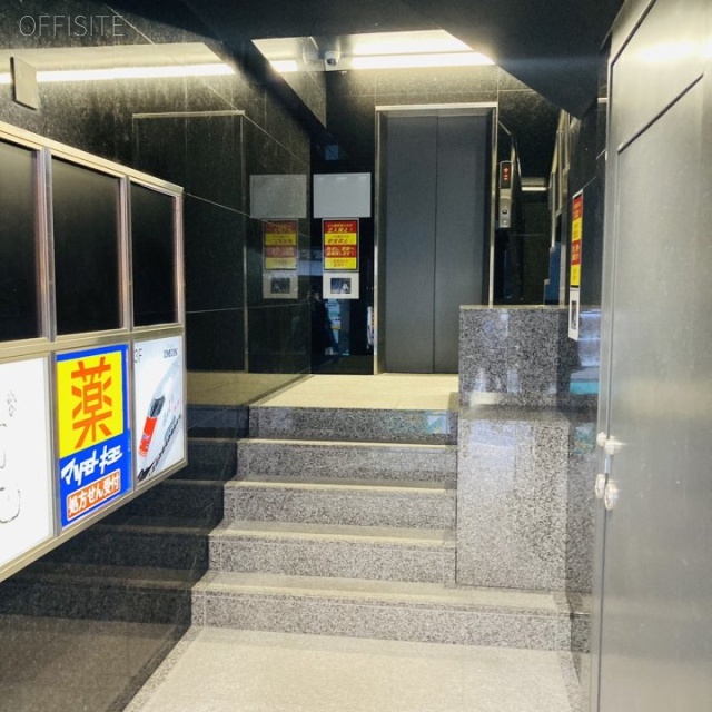 井門西新宿ビル エントランス