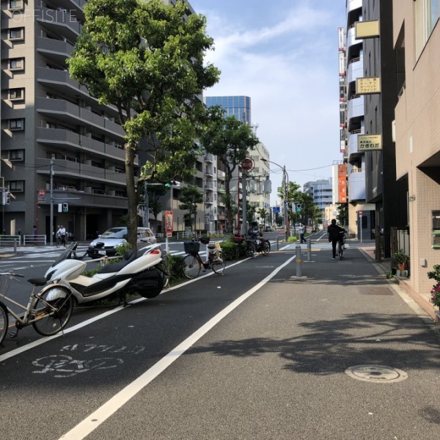 第15下川ビル ビル前面道路