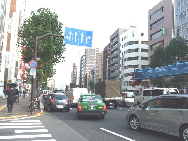 第三富澤ビル ビル前面道路
