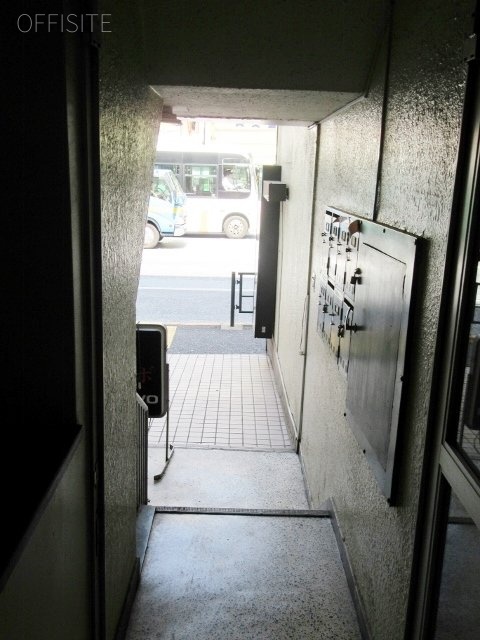 三河台ビル エントランス