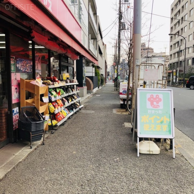 ウィスタリアプラザ 前面歩道