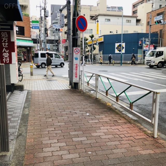 のぞみビル 前面歩道