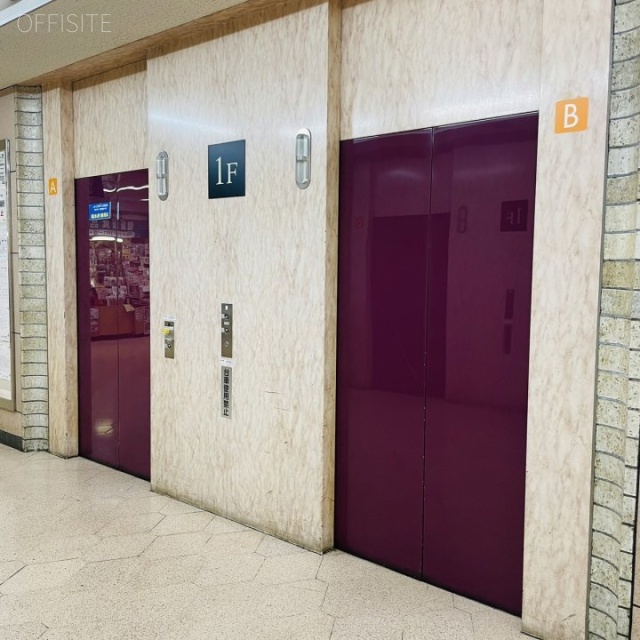 LiFEREE WORK新橋(ニュー新橋ビル) エレベーター