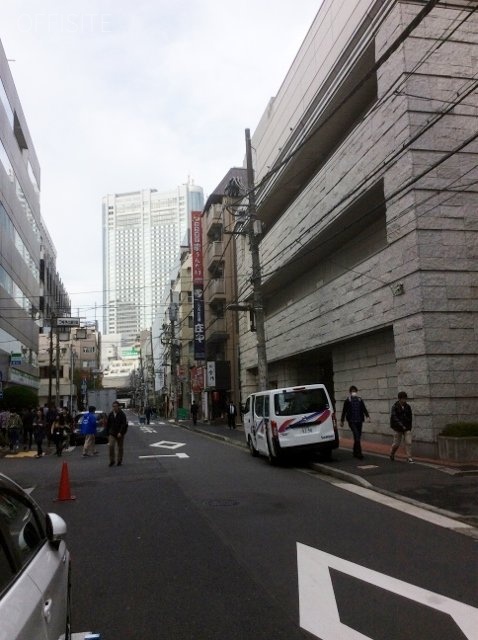 塩谷ビル　ビル周辺道路