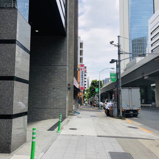 関ビル ビル前面道路 六本木通り