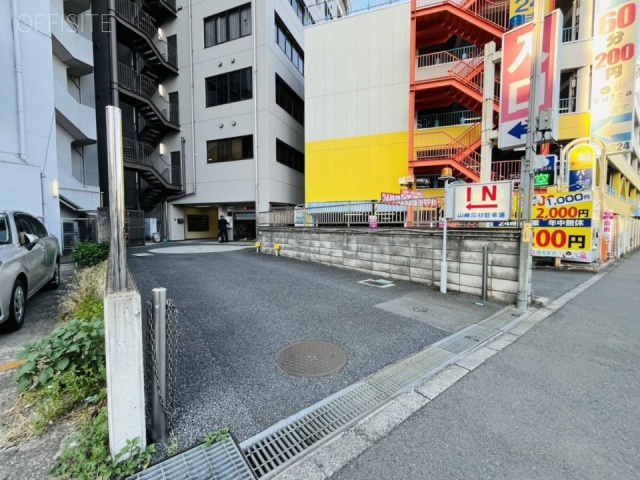 山崎ビル 駐車場