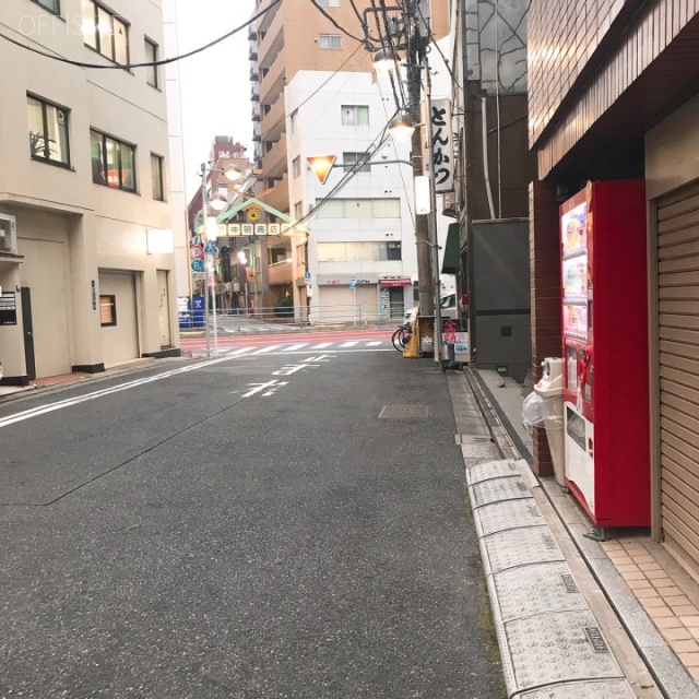 新橋TSビル ビル前面道路