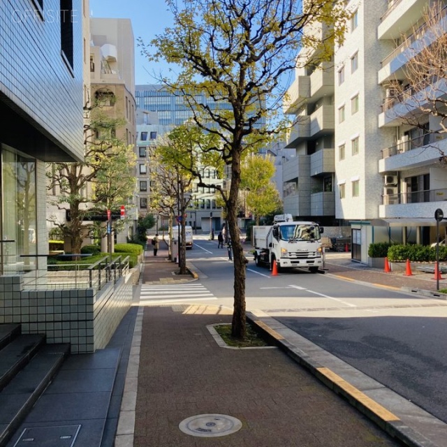 石油健保ビル ビル前面道路