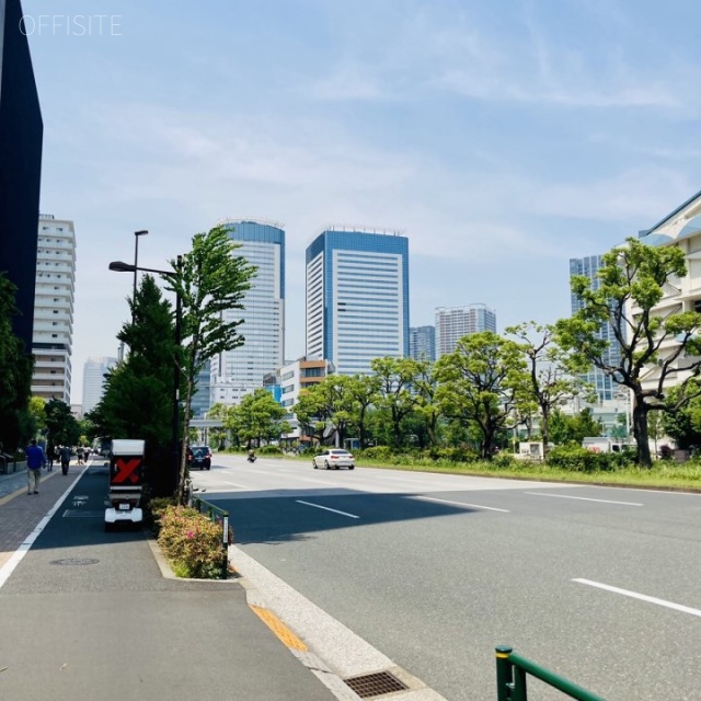 NBF豊洲キャナルフロント ビル前面道路