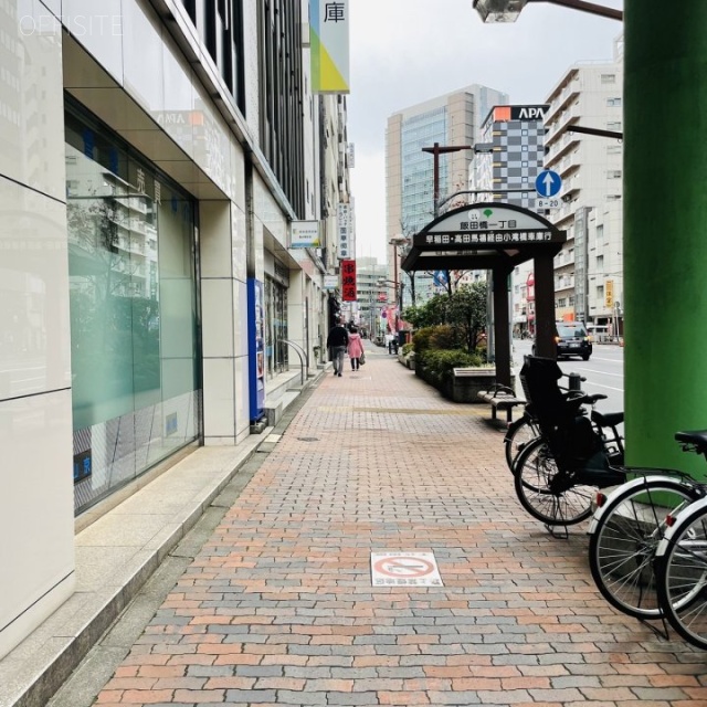 山京ビル別館 前面歩道