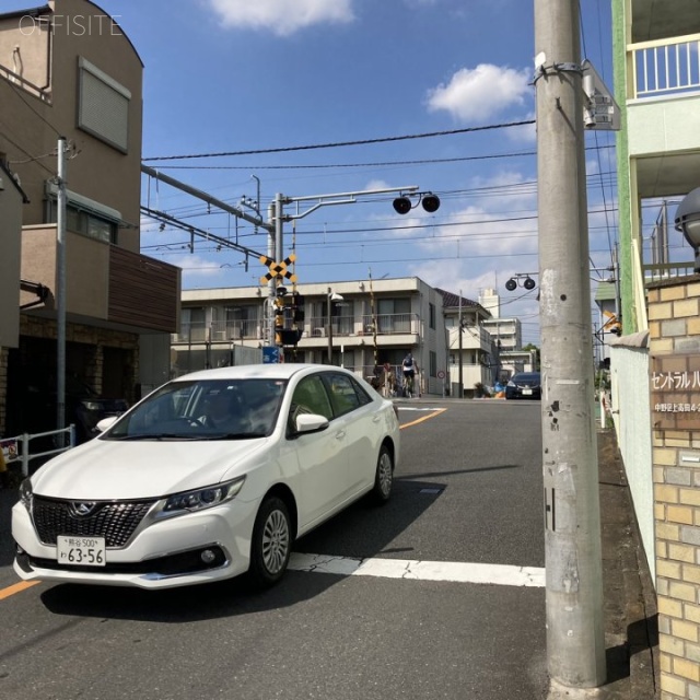 セントラルハイム ビル前面道路