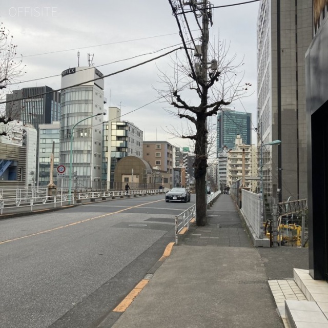 広田代官山ビル ビル前面道路