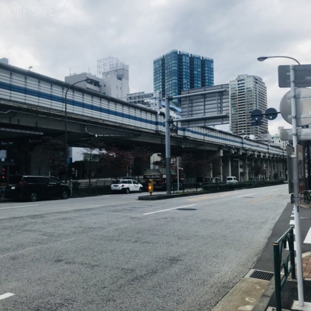 関東厨房機器会館 ビル前面道路