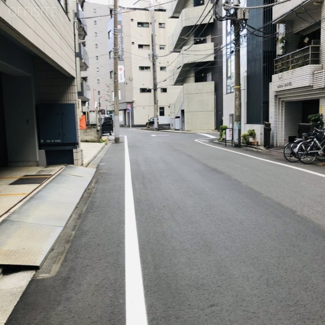 中屋第2ビル ビル前面道路