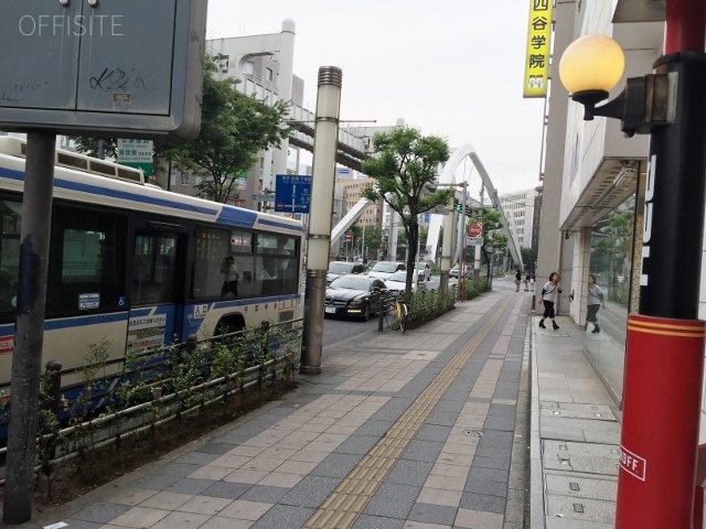 千葉センタースクエアビル ビル前面道路