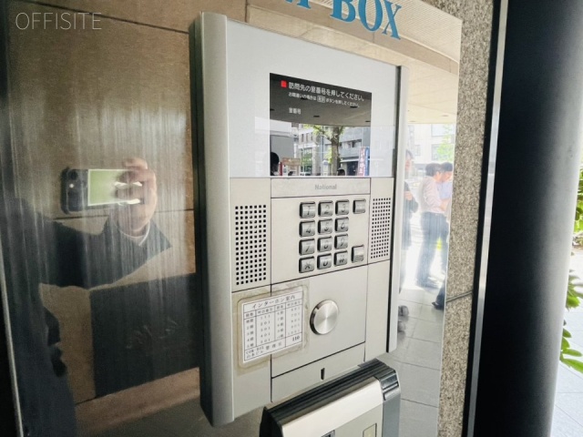 COM-BOX　エントランス