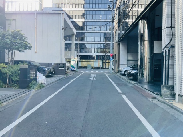 日平本郷ビル　前面道路