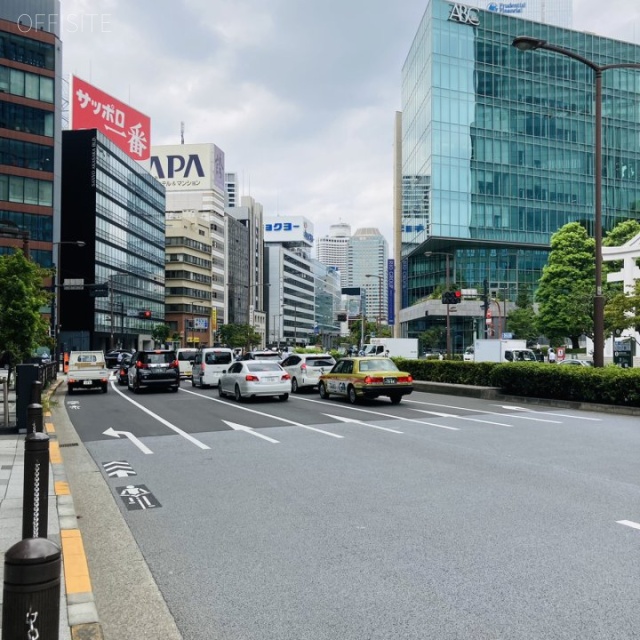 赤坂室町ビル ビル前面道路