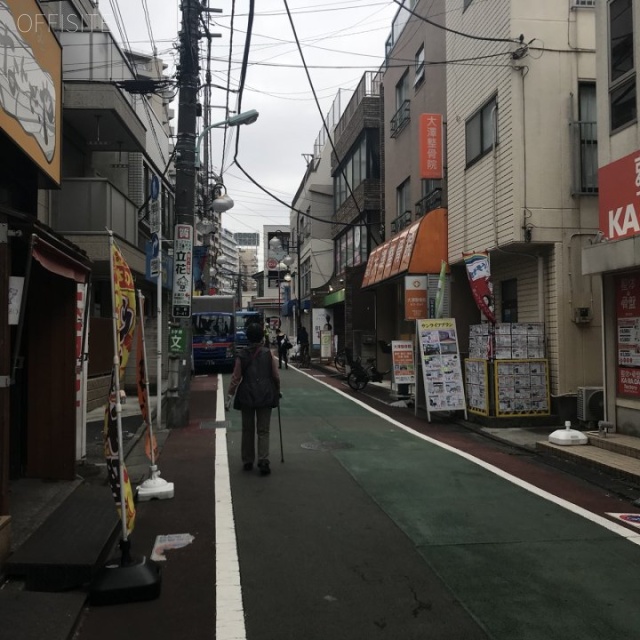 西島ビル ビル前面道路