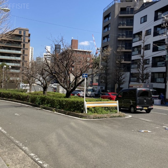 ベルエアー ビル前面道路
