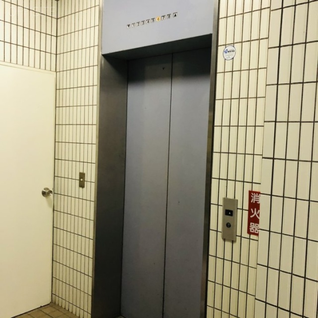 TSKビル エレベーター