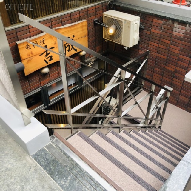 渋谷Sー6ビル 地下テナント階段