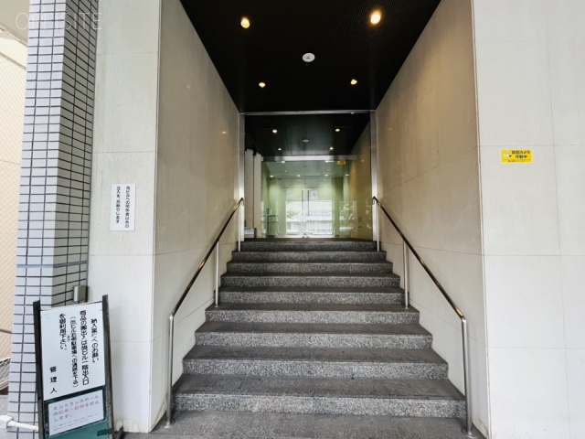 NRビル　エントランス(入口)