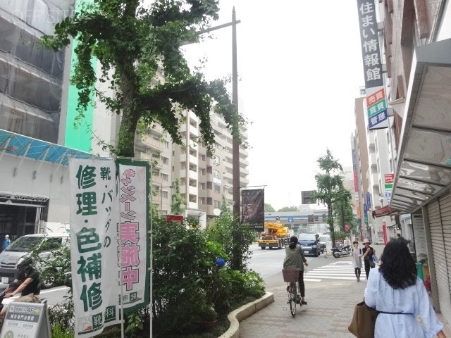 永峰ビル　ビル前面道路