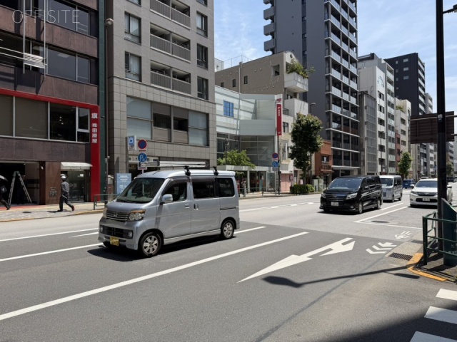 扶桑御徒町ビル　前面に春日通り