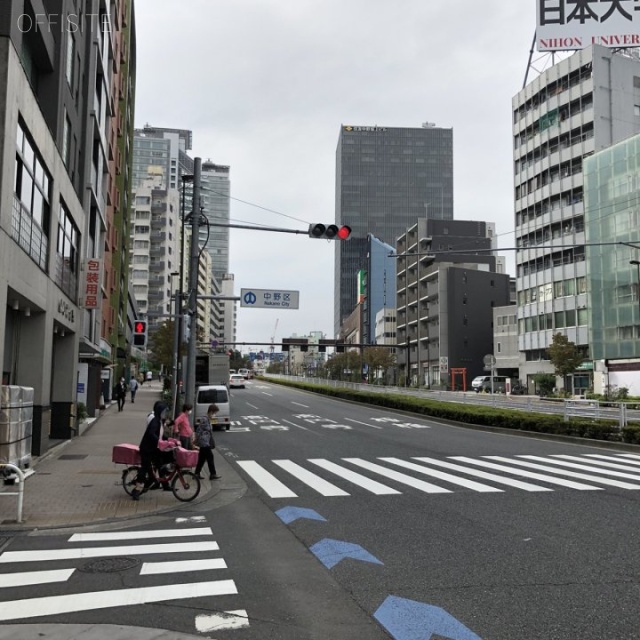 大新NSビル ビル前面道路