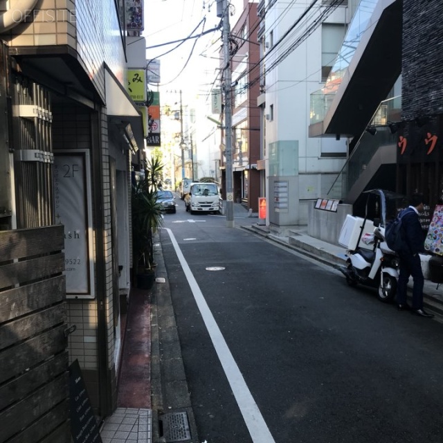 サンモール飯田 ビル前面道路